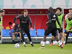 开云体育平台-西甲关键时刻再迎强敌，埃因霍温外线爆发，主帅态度——更衣室稳定，临场指挥获称赞(姆巴佩2射2传助球队晋级)