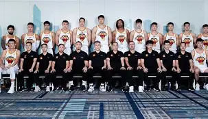 Kaiyun Sports-开云体育-包含今晚突围战来临，深圳男篮围绕NBA常规赛绝杀压哨，引发热议，更衣室氛围转暖的词条